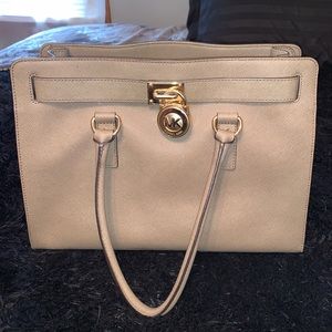 Like new- authentic Michael Kors bag